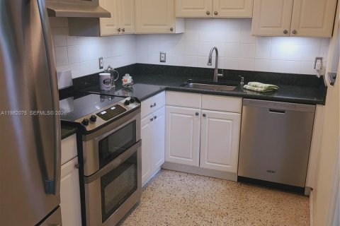 House in Fort Lauderdale, Florida 1 bedroom № 2048689 - photo 11