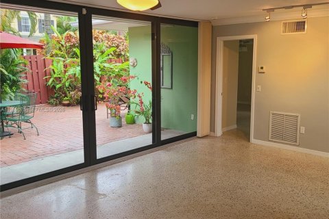 House in Fort Lauderdale, Florida 1 bedroom № 2048689 - photo 4