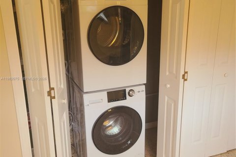 House in Fort Lauderdale, Florida 1 bedroom № 2048689 - photo 22