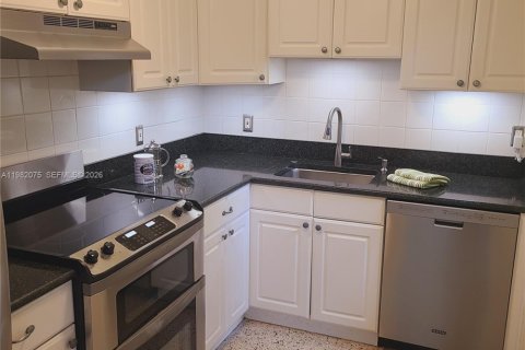 House in Fort Lauderdale, Florida 1 bedroom № 2048689 - photo 12