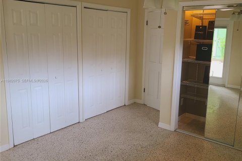 House in Fort Lauderdale, Florida 1 bedroom № 2048689 - photo 15