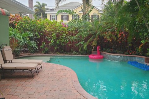 House in Fort Lauderdale, Florida 1 bedroom № 2048689 - photo 2