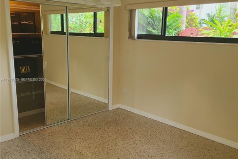 House in Fort Lauderdale, Florida 1 bedroom № 2048689 - photo 14