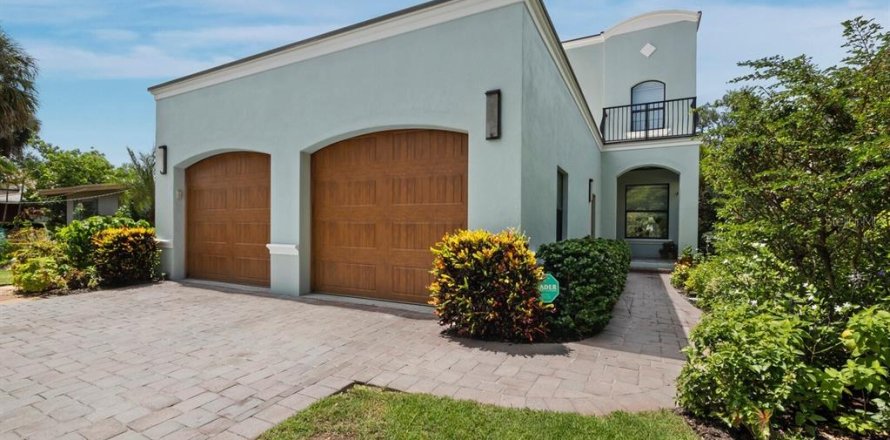 House in Sarasota, Florida 3 bedrooms, 252.14 sq.m. № 1815005