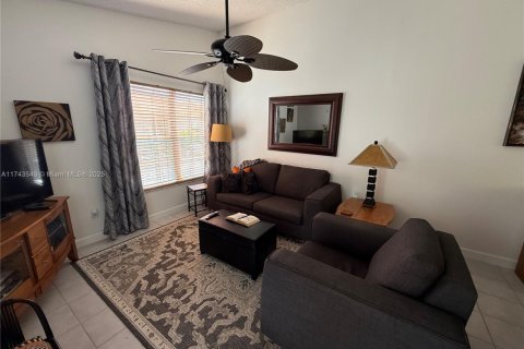 Condominio en venta en Hypoluxo, Florida, 2 dormitorios, 71.35 m2 № 1710312 - foto 2