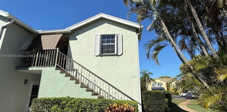 Condominio en Hypoluxo, Florida, 2 dormitorios  № 1710312
