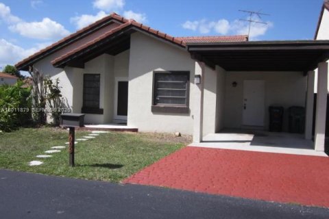 Villa ou maison à Miami, Floride 3 chambres, 160.16 m2 № 2076148