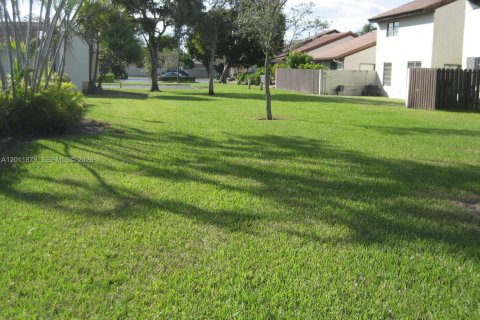 Villa ou maison à louer à Miami, Floride: 3 chambres, 160.16 m2 № 2076148 - photo 13