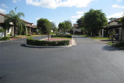 Villa ou maison à louer à Miami, Floride: 3 chambres, 160.16 m2 № 2076148 - photo 20