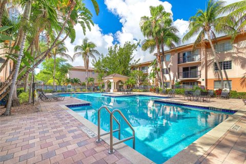 Condo in Fort Lauderdale, Florida, 2 bedrooms  № 2086697 - photo 14