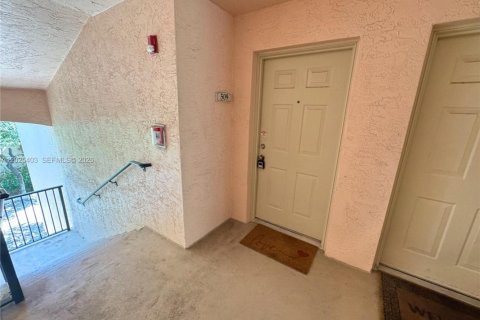 Condo in Fort Lauderdale, Florida, 2 bedrooms  № 2086697 - photo 13