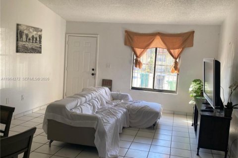 Townhouse in Homestead, Florida 3 bedrooms, 105.91 sq.m. № 2026754 - photo 14