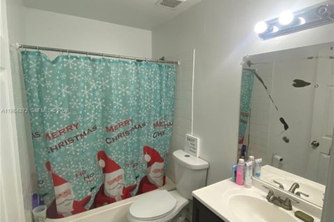 Townhouse in Homestead, Florida 3 bedrooms, 105.91 sq.m. № 2026754 - photo 15