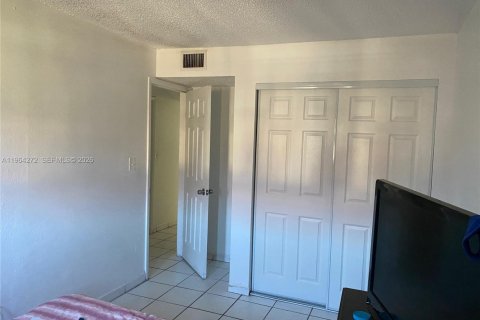 Townhouse in Homestead, Florida 3 bedrooms, 105.91 sq.m. № 2026754 - photo 8