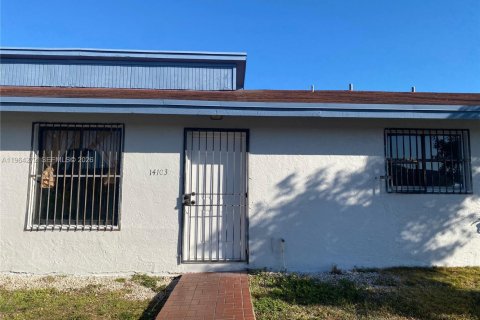 Townhouse in Homestead, Florida 3 bedrooms, 105.91 sq.m. № 2026754 - photo 2