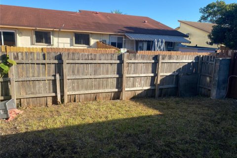 Townhouse in Homestead, Florida 3 bedrooms, 105.91 sq.m. № 2026754 - photo 12