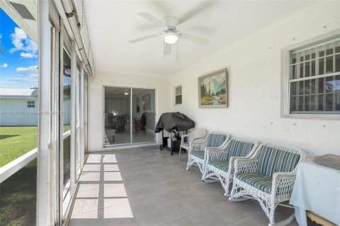 House in Boynton Beach, Florida 2 bedrooms, 122.35 sq.m. № 1689462 - photo 21
