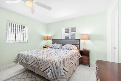 House in Boynton Beach, Florida 2 bedrooms, 122.35 sq.m. № 1689462 - photo 15