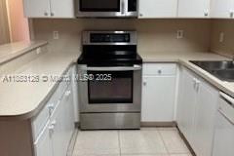 Copropriété à louer à Hialeah, Floride: 3 chambres, 123.56 m2 № 1877748 - photo 24
