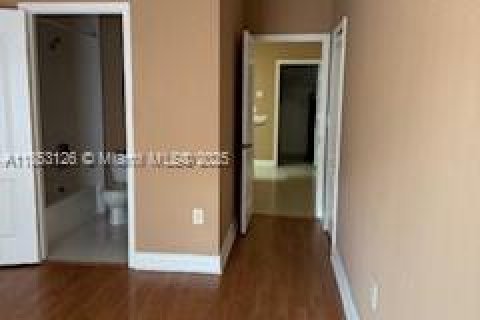 Copropriété à louer à Hialeah, Floride: 3 chambres, 123.56 m2 № 1877748 - photo 13