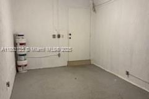 Copropriété à louer à Hialeah, Floride: 3 chambres, 123.56 m2 № 1877748 - photo 4
