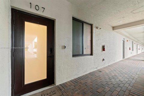 Copropriété à vendre à Doral, Floride: 3 chambres, 123.93 m2 № 1770679 - photo 2