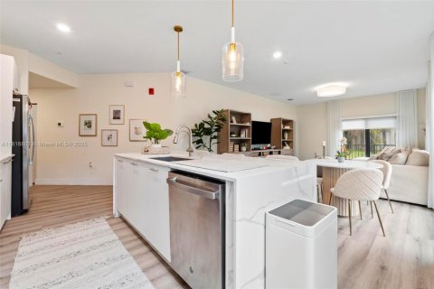 Copropriété à vendre à Doral, Floride: 3 chambres, 123.93 m2 № 1770679 - photo 6