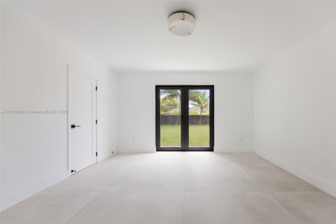 House in Palmetto Bay, Florida 4 bedrooms, 255.02 sq.m. № 1828690 - photo 21