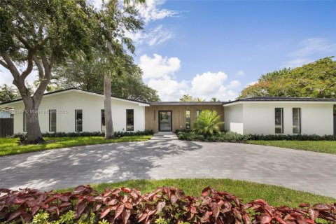 House in Palmetto Bay, Florida 4 bedrooms, 255.02 sq.m. № 1828690 - photo 1