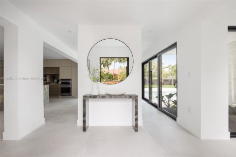 House in Palmetto Bay, Florida 4 bedrooms, 255.02 sq.m. № 1828690 - photo 3