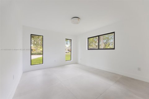 House in Palmetto Bay, Florida 4 bedrooms, 255.02 sq.m. № 1828690 - photo 24