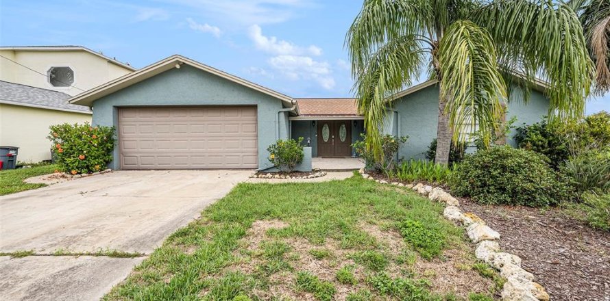 House in Hudson, Florida 3 bedrooms, 144.93 sq.m. № 1808126