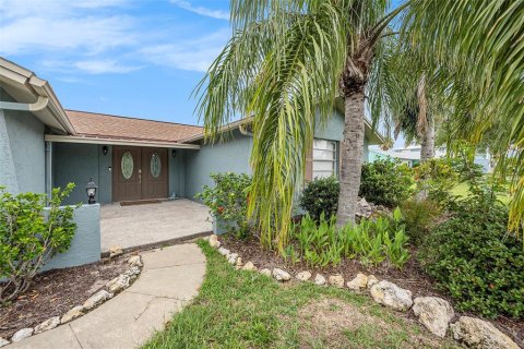 House in Hudson, Florida 3 bedrooms, 144.93 sq.m. № 1808126 - photo 2