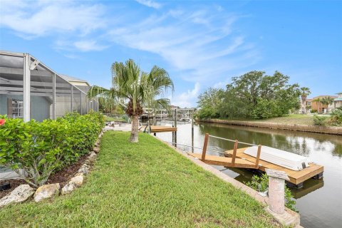 House in Hudson, Florida 3 bedrooms, 144.93 sq.m. № 1808126 - photo 28