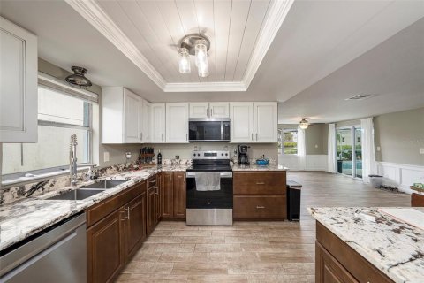 House in Hudson, Florida 3 bedrooms, 144.93 sq.m. № 1808126 - photo 6