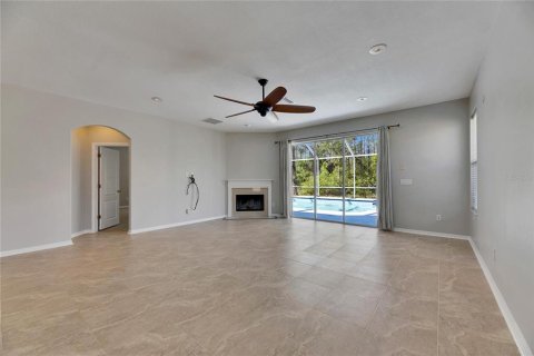 Casa en venta en Land O' Lakes, Florida, 4 dormitorios, 237.46 m2 № 1626168 - foto 2