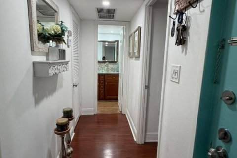 Condo in Lauderhill, Florida, 2 bedrooms  № 2172913 - photo 18