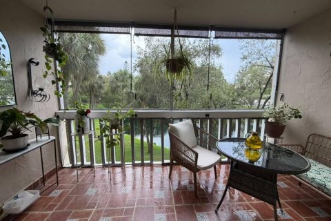 Condo in Lauderhill, Florida, 2 bedrooms  № 2172913 - photo 11