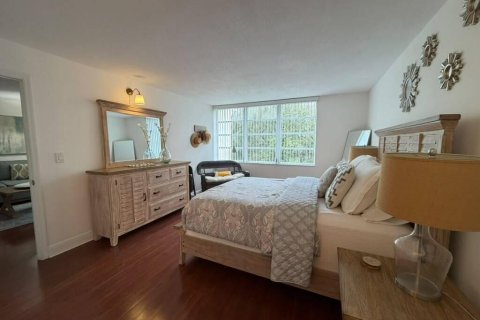 Condo in Lauderhill, Florida, 2 bedrooms  № 2172913 - photo 14
