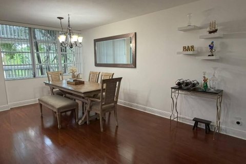 Condo in Lauderhill, Florida, 2 bedrooms  № 2172913 - photo 8