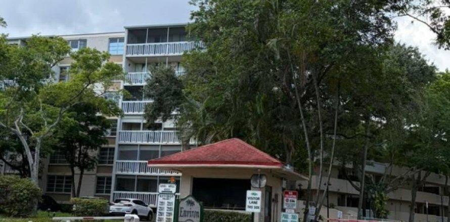 Condo in Lauderhill, Florida, 2 bedrooms  № 2172913