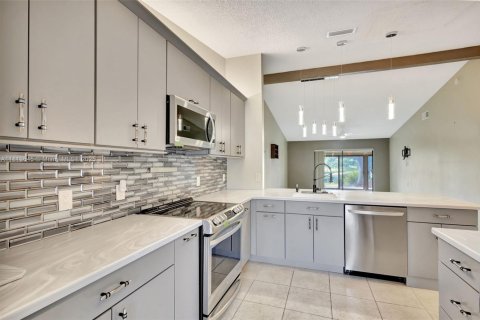 Condo in West Palm Beach, Florida, 2 bedrooms  № 1761733 - photo 7