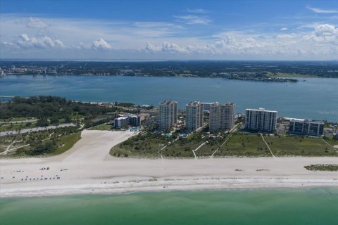 Condo in Clearwater, Florida, 3 bedrooms  № 2396312 - photo 6