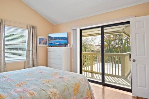 Купить таунхаус в Хоб-Саунд, Флорида 2 спальни, 128.58м2, № 2031980 - фото 12