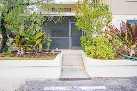 Купить таунхаус в Хоб-Саунд, Флорида 2 спальни, 128.58м2, № 2031980 - фото 25