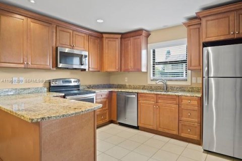 Купить таунхаус в Хоб-Саунд, Флорида 2 спальни, 128.58м2, № 2031980 - фото 7