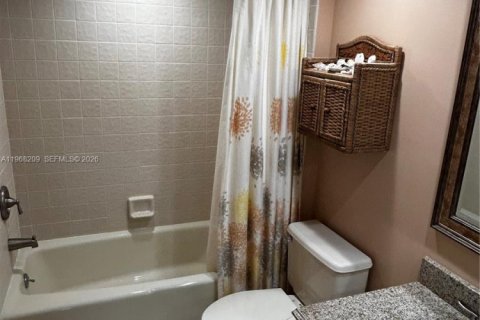 Купить таунхаус в Хоб-Саунд, Флорида 2 спальни, 128.58м2, № 2031980 - фото 15