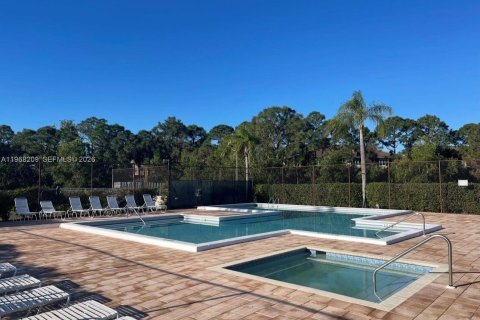 Купить таунхаус в Хоб-Саунд, Флорида 2 спальни, 128.58м2, № 2031980 - фото 27