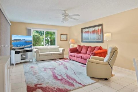 Купить таунхаус в Хоб-Саунд, Флорида 2 спальни, 128.58м2, № 2031980 - фото 2