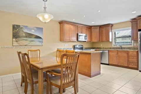 Купить таунхаус в Хоб-Саунд, Флорида 2 спальни, 128.58м2, № 2031980 - фото 4